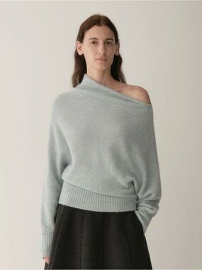 Off-the-Shoulder Lightweight Knit Sweater - Pale Mint